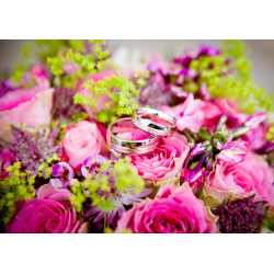 Rings between flowers -...